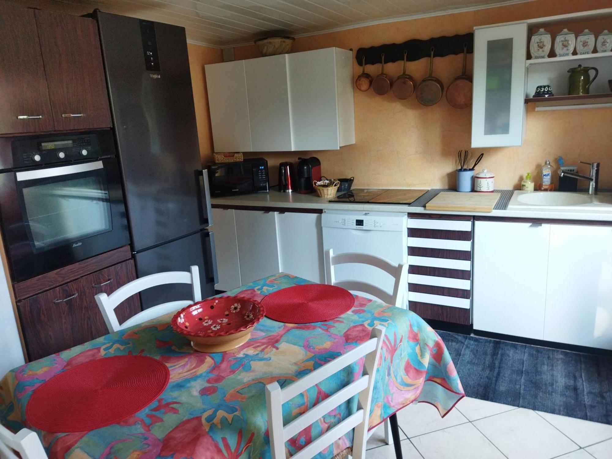 Les Hortensias Homestay *